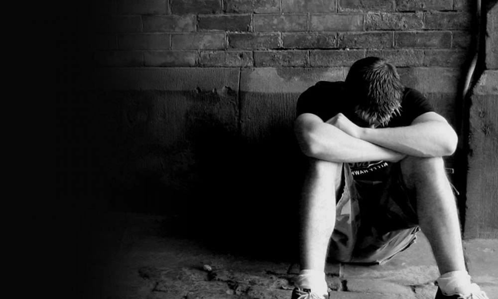 Εως και 200% αυξήθηκαν οι κλήσεις στη Γραμμή Παρέμβασης για την Αυτοκτονία